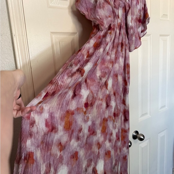 Hayden Cream and Pink Garment - Picture 4 of 6